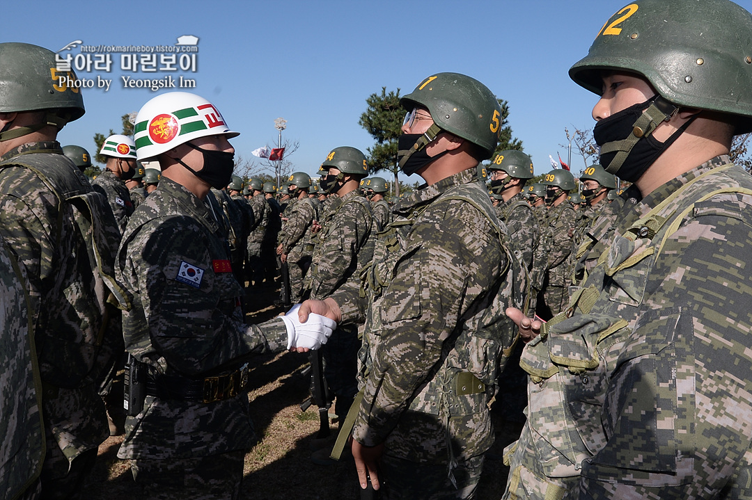 해병대 신병 1262기 5 빨간명찰수여식_8137.jpg