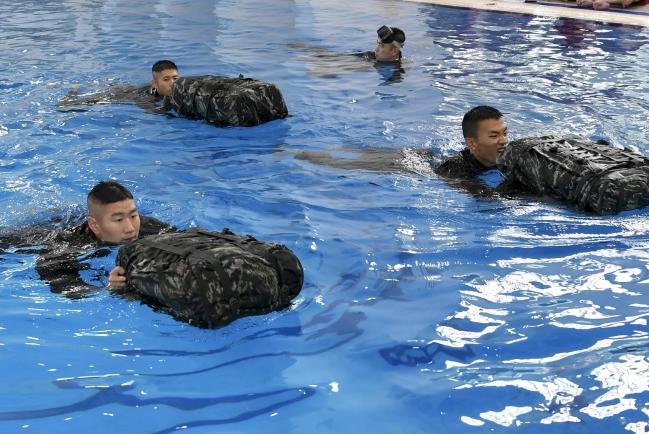 해병대1사단, 전투수영 교관 교육 실시.jpg