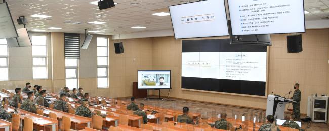 해병대교육훈련단은 지난 14일 부대 회의실에서 저격교육 발전 세미나를 개최.jpg