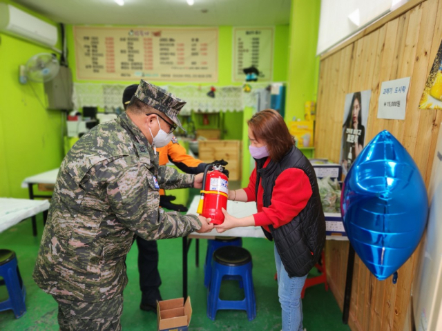 해병대 부사관 화재 차량 발견 곧바로 진화.jpg