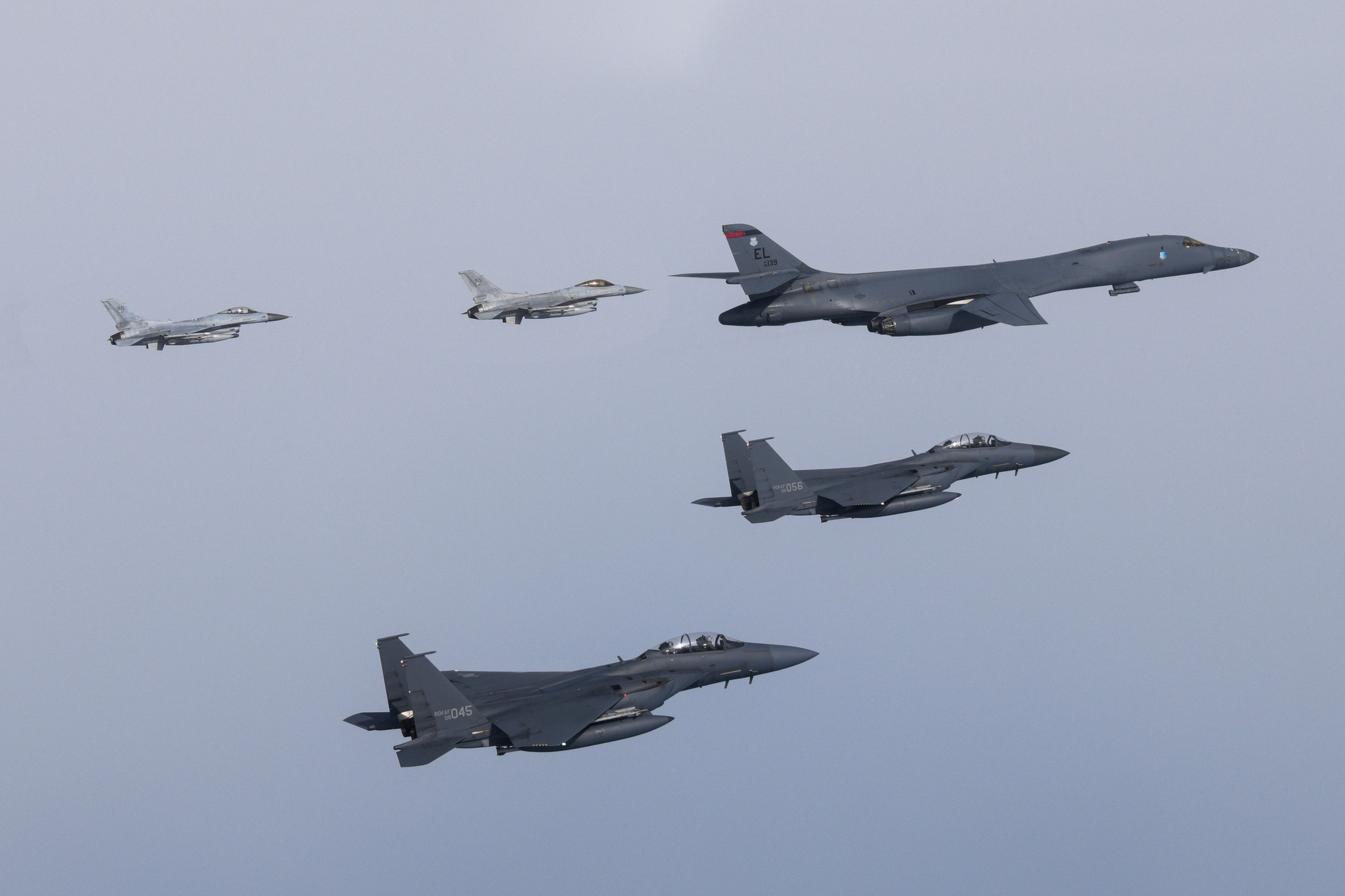 미국 전략폭격기(B-1B) 한반도 전개 연합공중훈련 시행 5.jpg