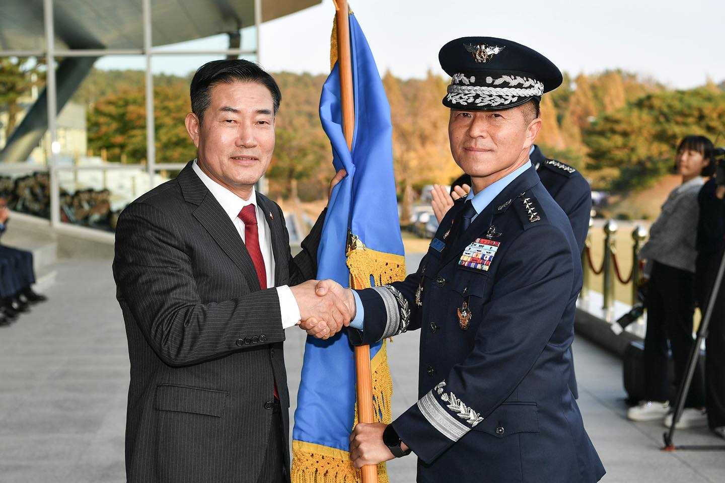 공군참모총장 이·취임식 거행 2.jpg