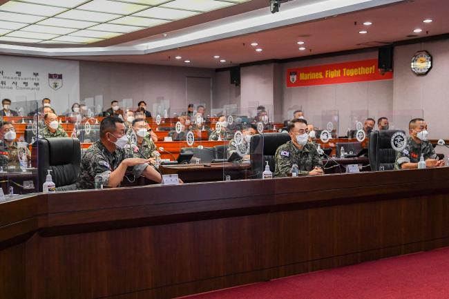 이종호 해군참모총장 해병대사령부 방문.jpg