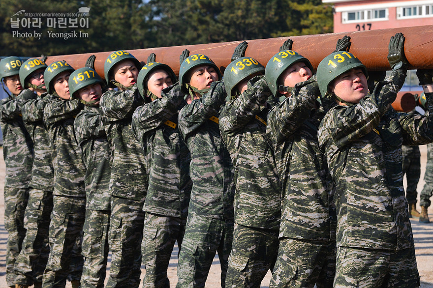 신병1301기_2주차_제식_목봉_7789.jpg