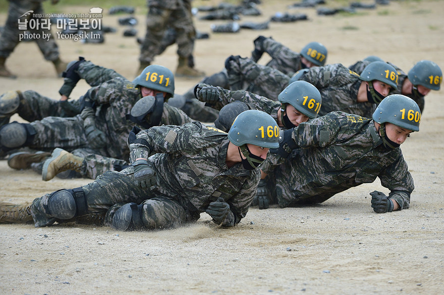 신병 1273기 1교육대 극기주 각개전투2_4253.jpg