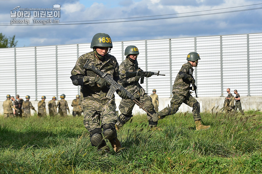 신병 1273기 1교육대 극기주 각개전투2_4359.jpg