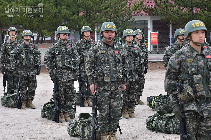 신병1301기_빨간명찰수여식_2600.jpg