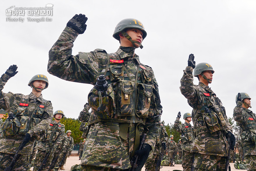 신병1301기_빨간명찰수여식_2658_1.jpg