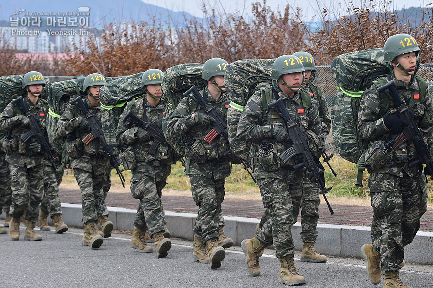 신병1301기_빨간명찰수여식_2477.jpg