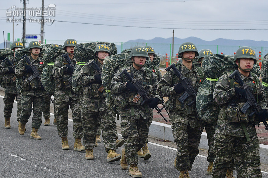 신병1301기_빨간명찰수여식_2534.jpg