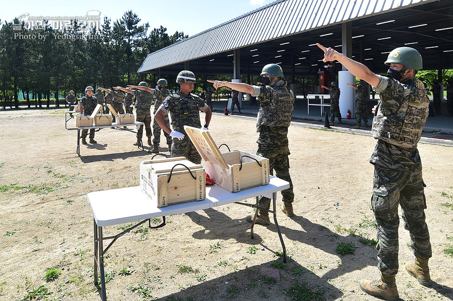 신병1293기1교육대5주차훈련_수류탄_1386.jpg