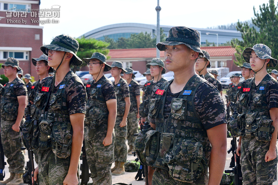 신병1295기 빨간명찰수여식_8901.jpg