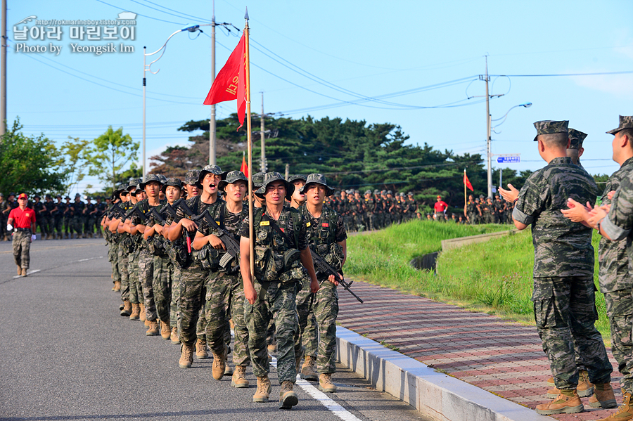 신병1295기 빨간명찰수여식_8729.jpg