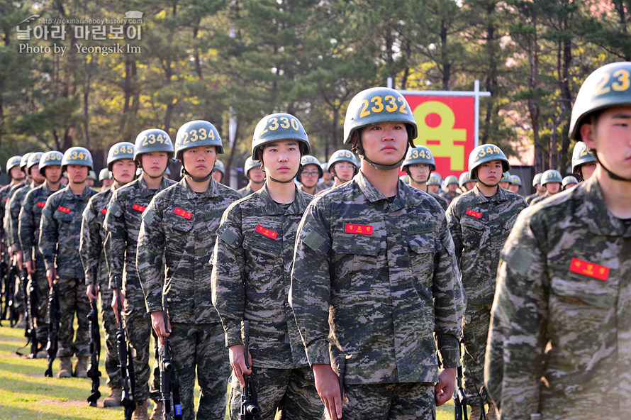 신병1291기빨간명찰수여식_5630.jpg