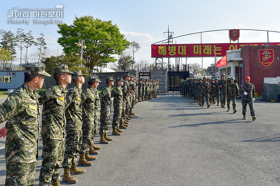 신병1291기빨간명찰수여식_5566.jpg