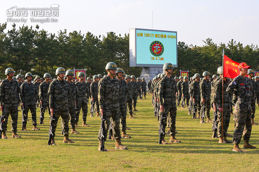 신병1291기빨간명찰수여식_5593.jpg