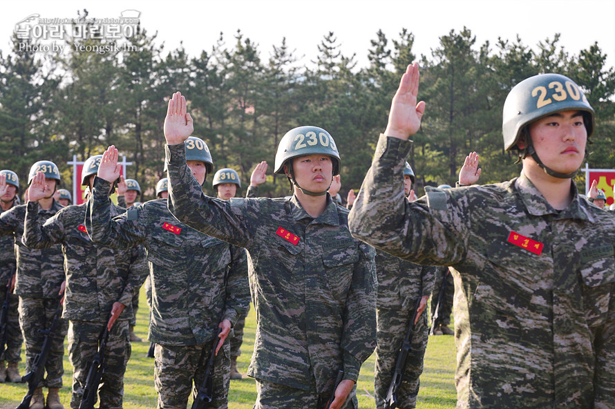 신병1291기빨간명찰수여식_5631.jpg