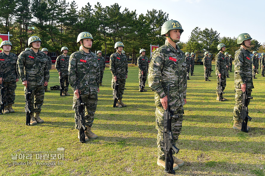 신병1291기빨간명찰수여식_5630_1.jpg