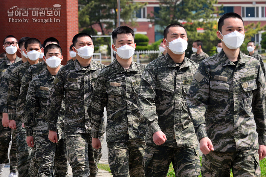 신병1293기2교육대1주차_제식훈련_6537.jpg