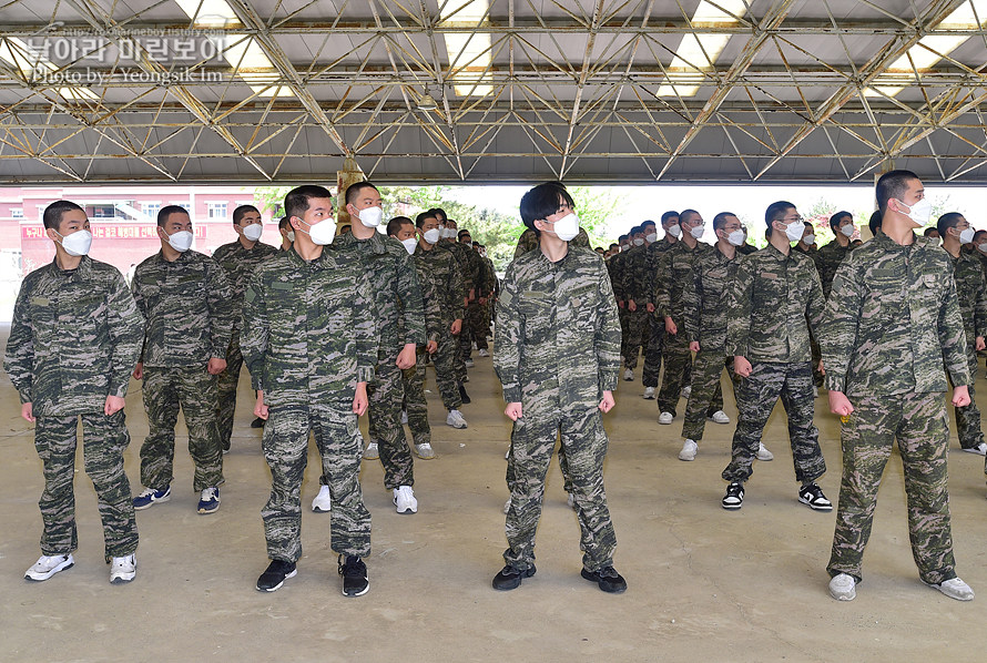 신병1293기2교육대1주차_제식훈련_6543.jpg