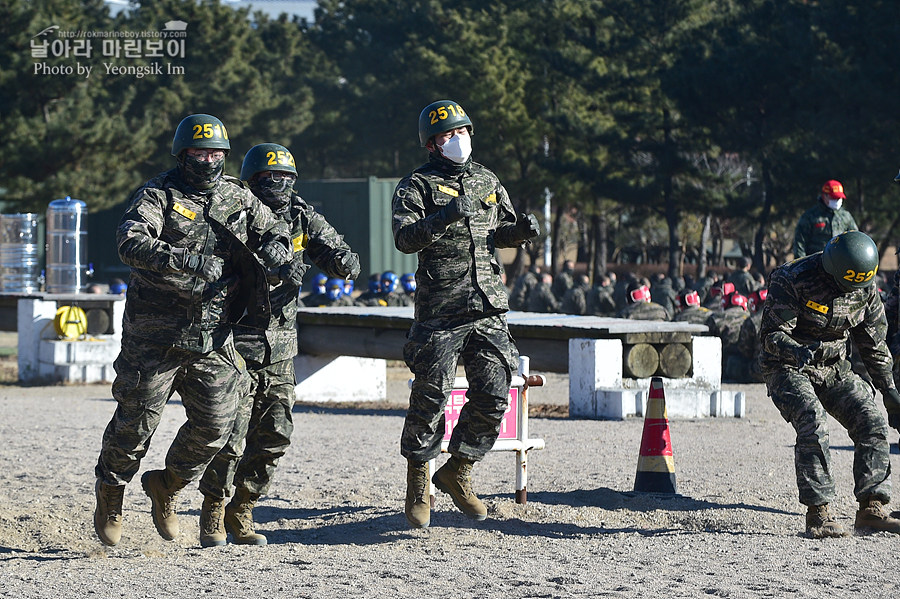 신병 1277기 2교육대 3주차 목봉격투봉_8185.jpg