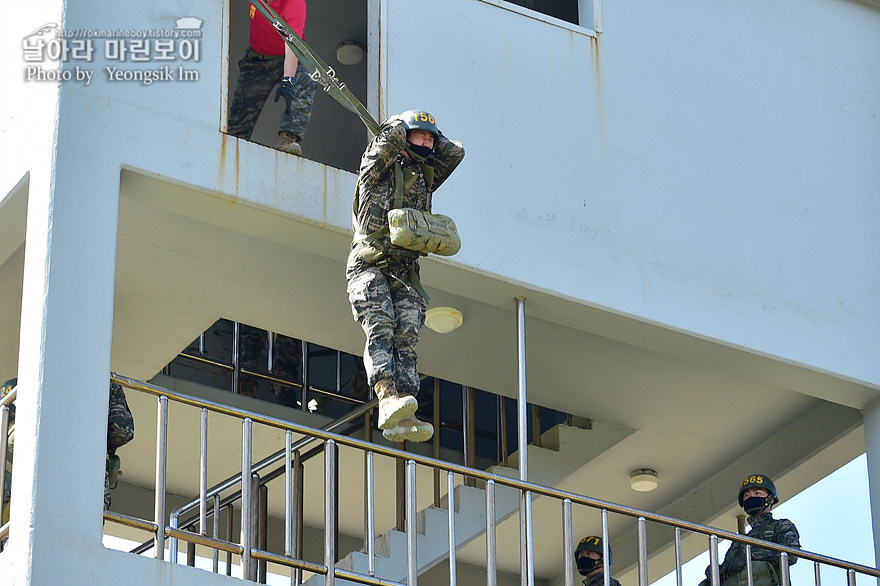 해병대 신병 1273기 1교육대 4주차 공중돌격훈련5_2925.jpg