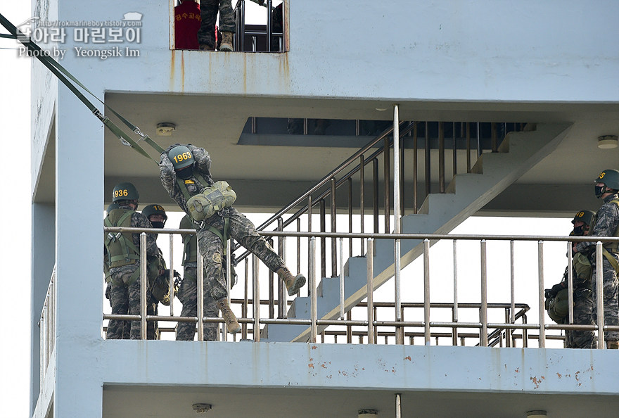해병대 신병 1273기 1교육대 4주차 공중돌격훈련9_3443.jpg