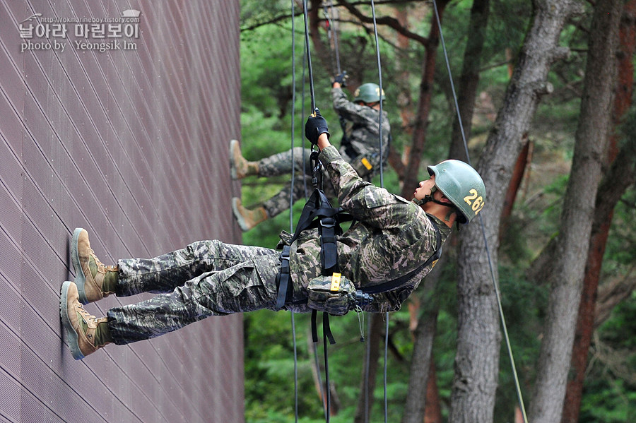 신병1297기1교육대_유격기초_5853.jpg