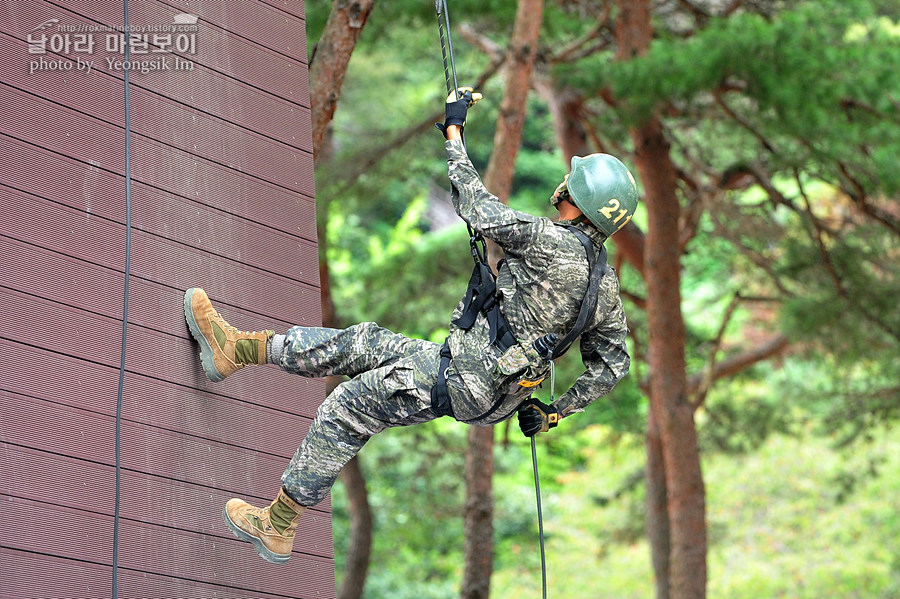 신병1297기1교육대_유격기초_5969.jpg