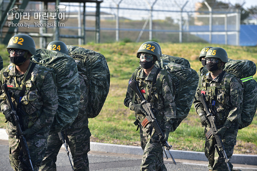 신병 1267기 2교육대 6주차 행군 무장구보_8991.jpg