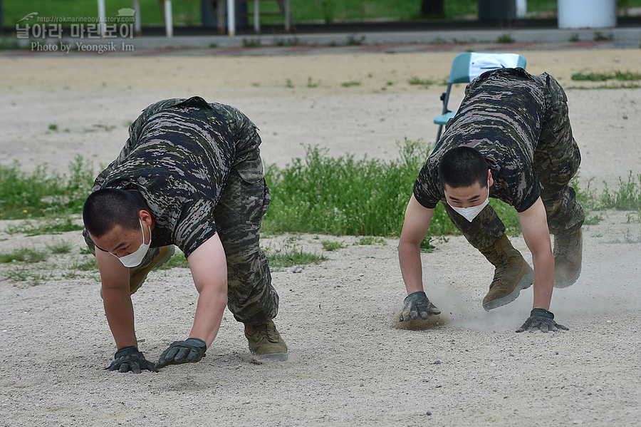 신병 1281기 1교육대 3주차 목봉장애물_0923_1.jpg