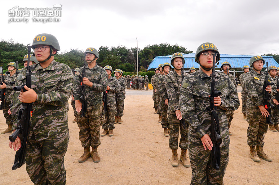 신병1297기1교육대_극기주1_4712.jpg