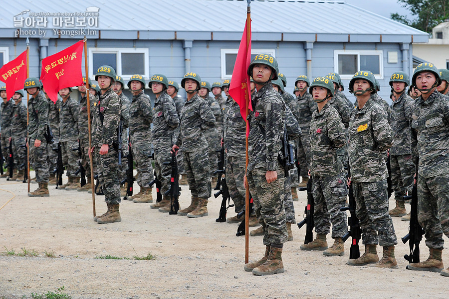 신병1297기1교육대_극기주1_6151.jpg