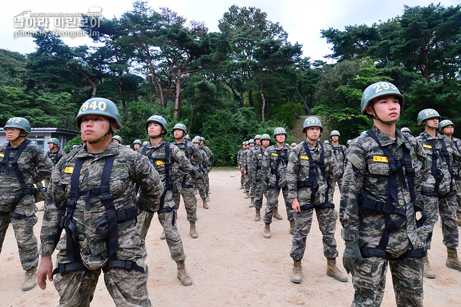 신병1297기2교육대_극기주1_4702.jpg