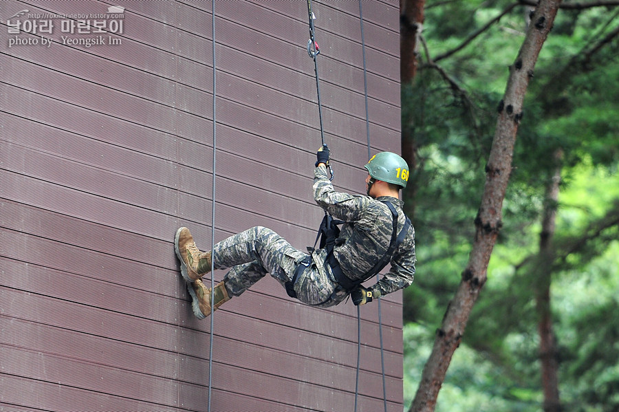 신병1297기1교육대_극기주2_6313.jpg