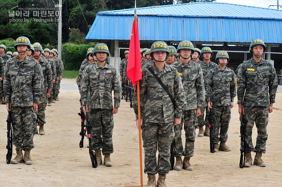 신병1297기1교육대_극기주1_6119.jpg