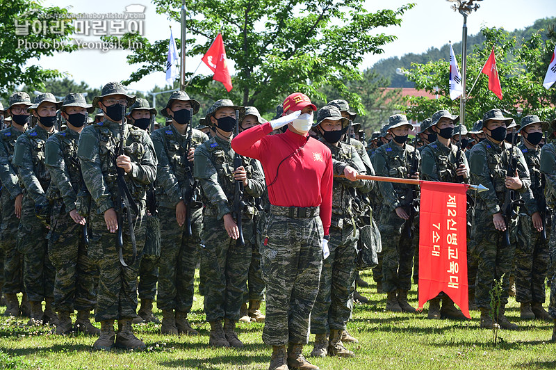 신병 1269기 2교육대 빨간명찰수여식_7762_10.jpg