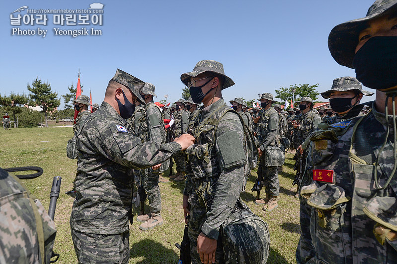 신병 1269기 2교육대 빨간명찰수여식_7788.jpg