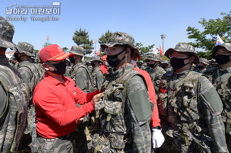 신병 1269기 2교육대 빨간명찰수여식_7808.jpg