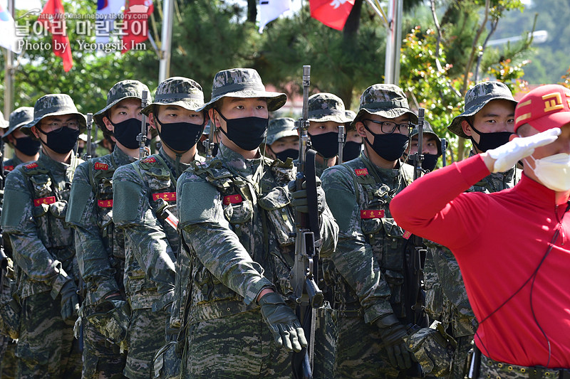 신병 1269기 1교육대 빨간명찰수여식_9014.jpg