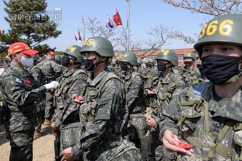 신병 1267기 2교육대 빨간명찰수여식_0979.jpg