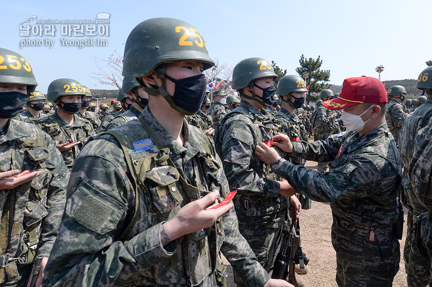 신병 1267기 2교육대 빨간명찰수여식_0971.jpg