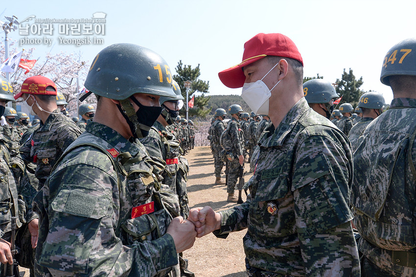 신병 1267기 1교육대 빨간명찰수여식_1101.jpg