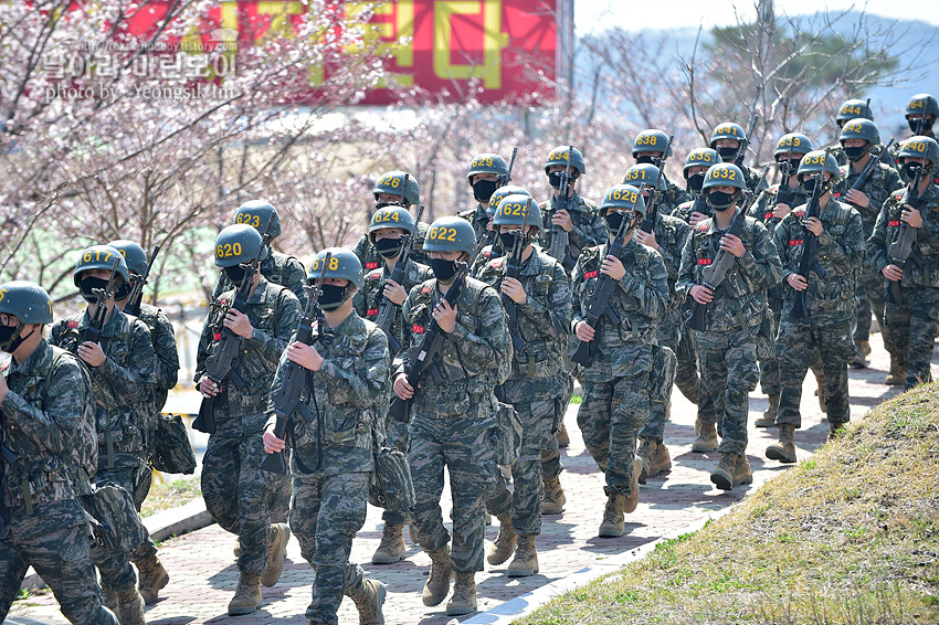 신병 1267기 1교육대 빨간명찰수여식_8712.jpg