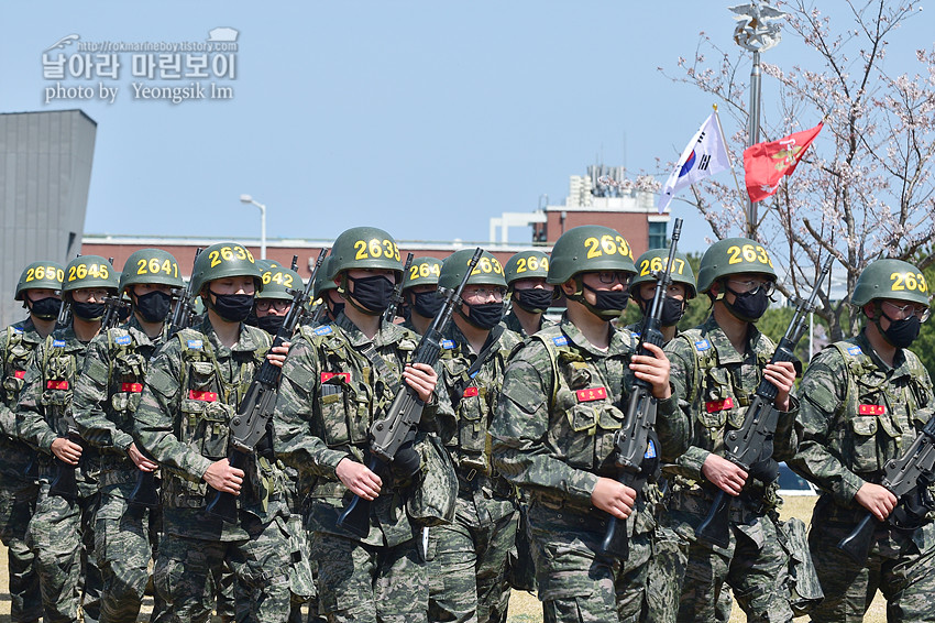 신병 1267기 2교육대 빨간명찰수여식_8631.jpg