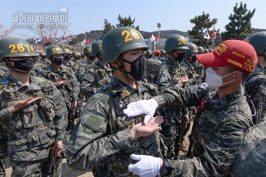 신병 1267기 2교육대 빨간명찰수여식_0964.jpg