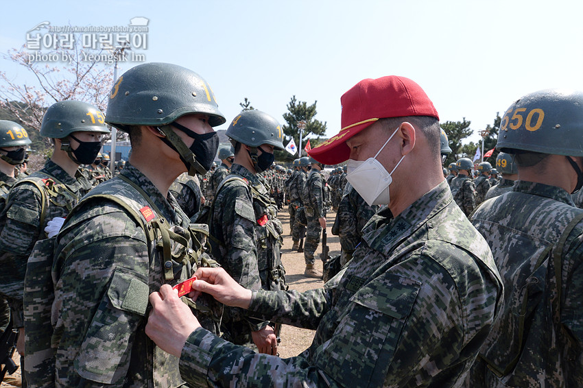 신병 1267기 1교육대 빨간명찰수여식_1102.jpg