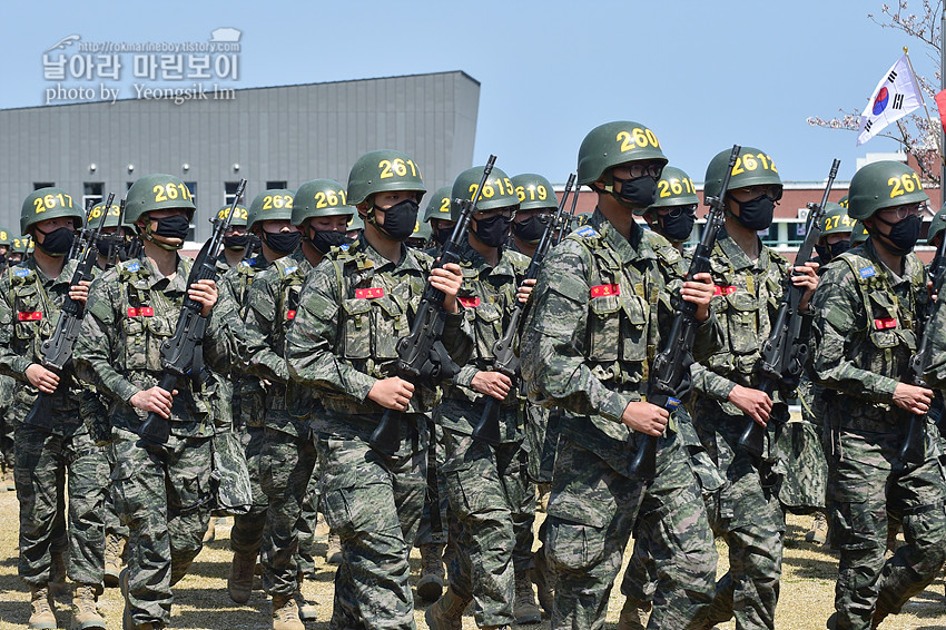 신병 1267기 2교육대 빨간명찰수여식_8628.jpg