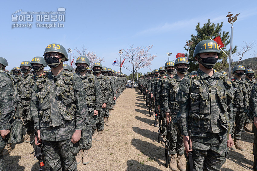 신병 1267기 1교육대 빨간명찰수여식_1057.jpg