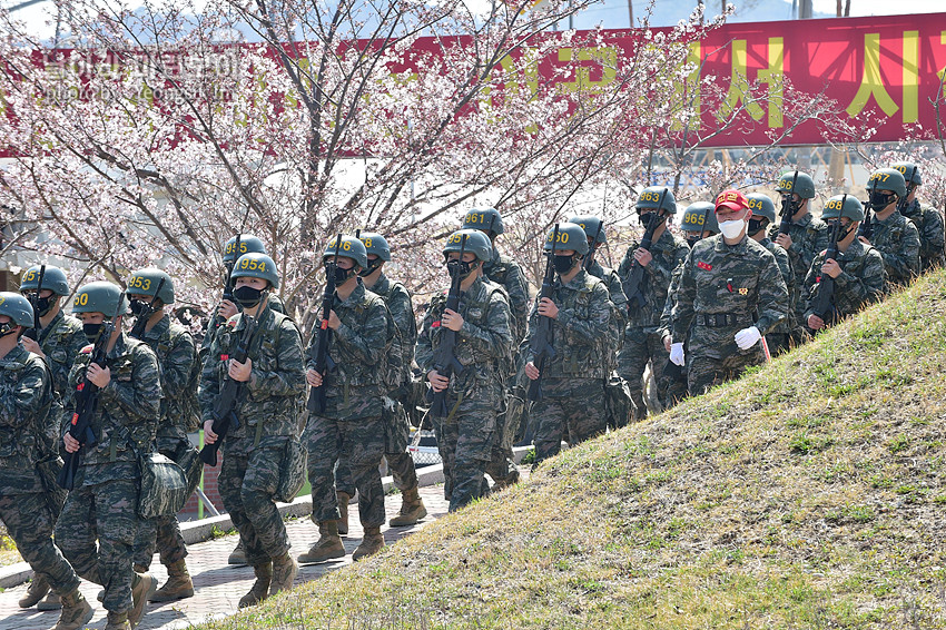 신병 1267기 1교육대 빨간명찰수여식_8692.jpg